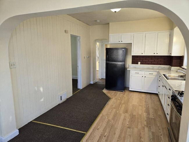 Building Photo - 2203 15th Ave