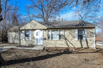 Building Photo - 3 Bedroom Pet-Friendly Home in Kansas City, MO with Main Street Renewal
