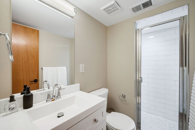 Building Photo - Mostly Updated 5BD, 3BA Littleton Home with 2-Car Garage