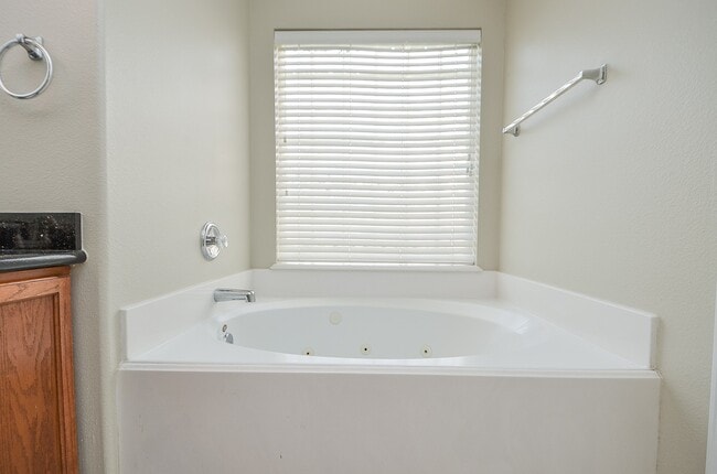Building Photo - 10302 Deer Lodge Ct