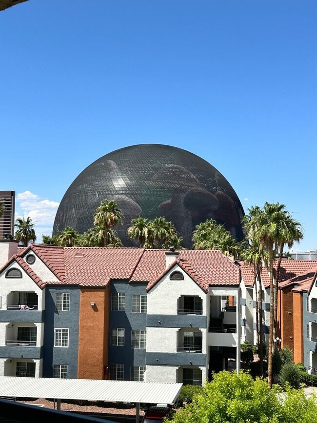 Building Photo - Beautiful  furnished 1 bedroom with a view of the Sphere!