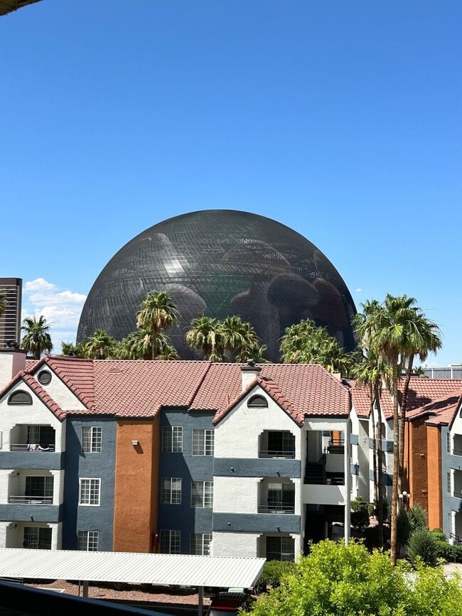 Building Photo - Beautiful, partially furnished 1 bedroom with a view of the Sphere!
