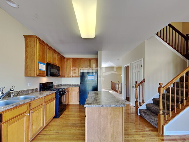 Building Photo - 209 Comstock Dr