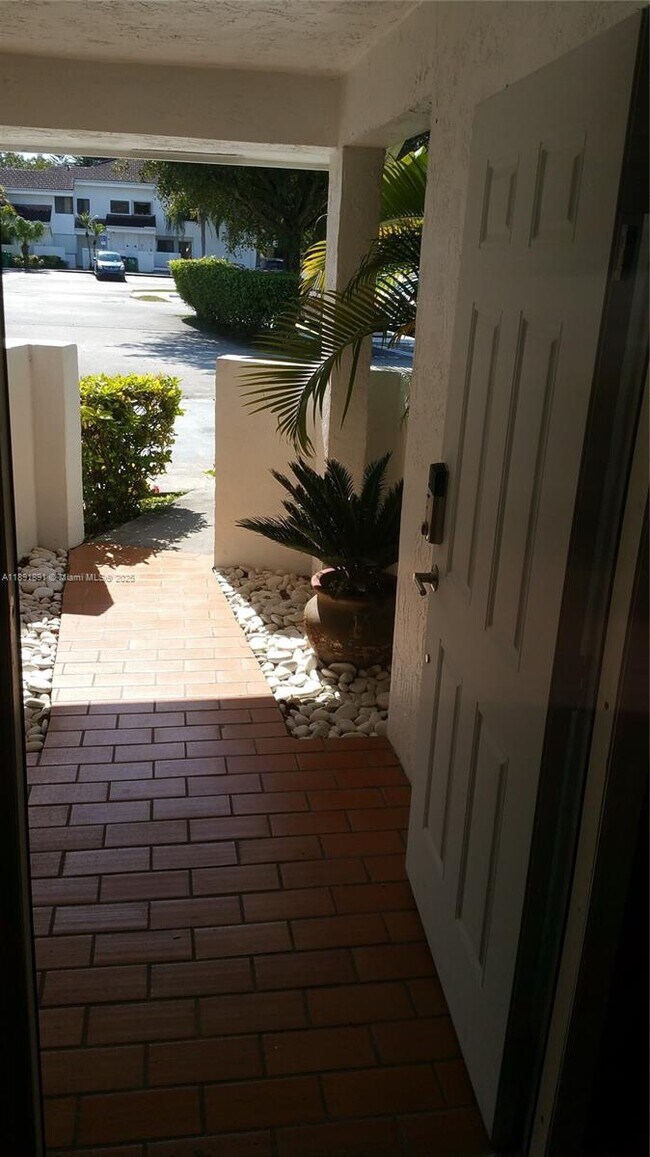 Building Photo - 9656 SW 138th Ave