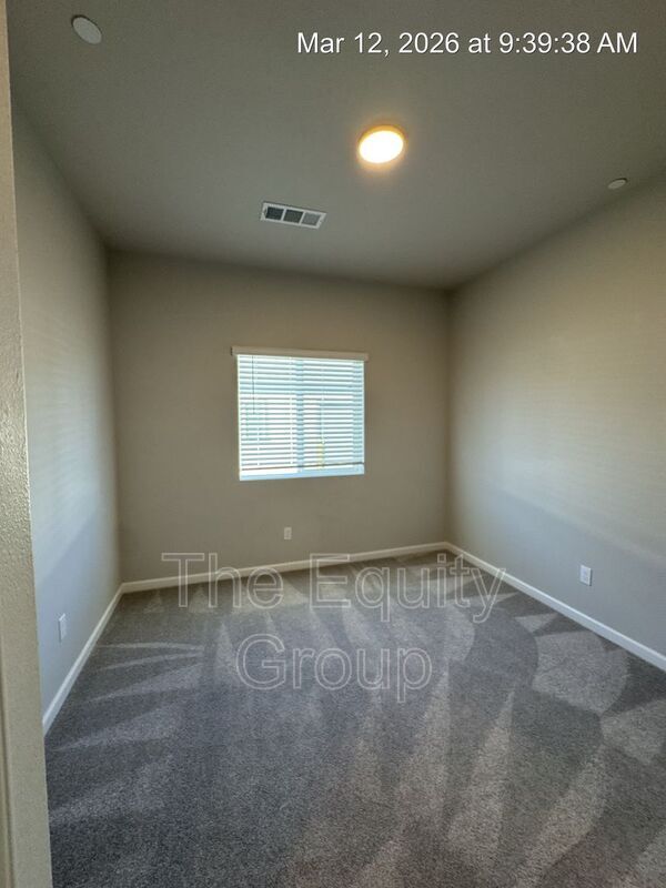 Building Photo - 518 S Summit St