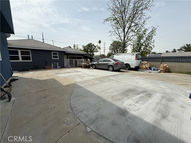 Building Photo - 20953 Saticoy St