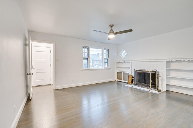 Building Photo - 64 Boltin St