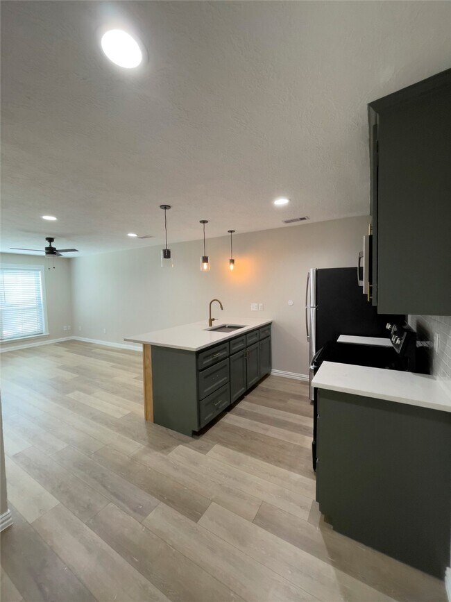 Building Photo - 8801 Hammerly Blvd