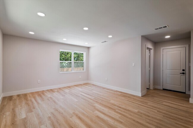 Building Photo - 8500 Gibbs Dr