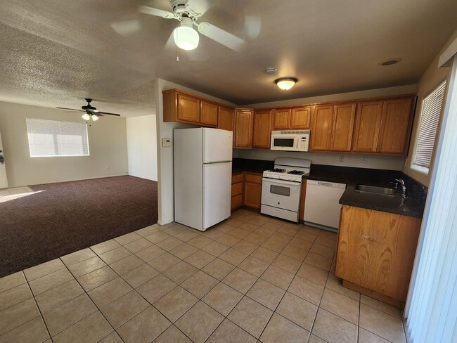 Primary Photo - Spacious 3 Bedroom 2 Bathroom available now!