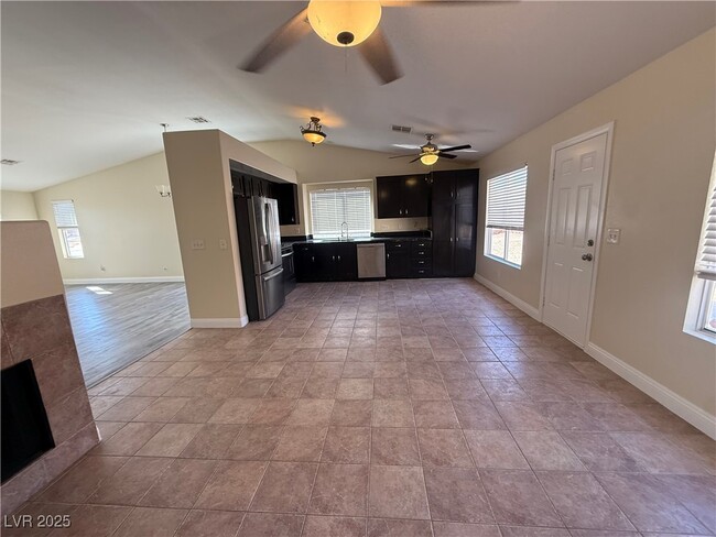 Building Photo - 708 Cozy Canyon Dr