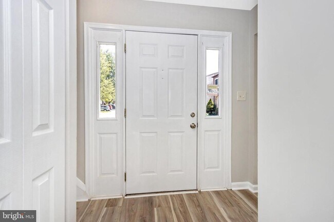 Building Photo - 7429 Mill Run Dr