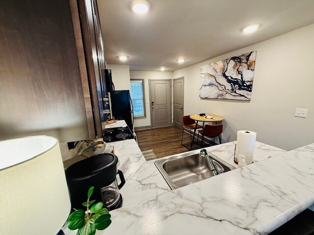 Building Photo - 3221 York Dr