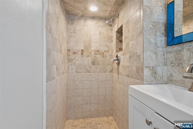 Building Photo - 26 Dapp Ct