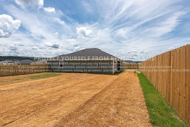 Building Photo - 420 Reagan St