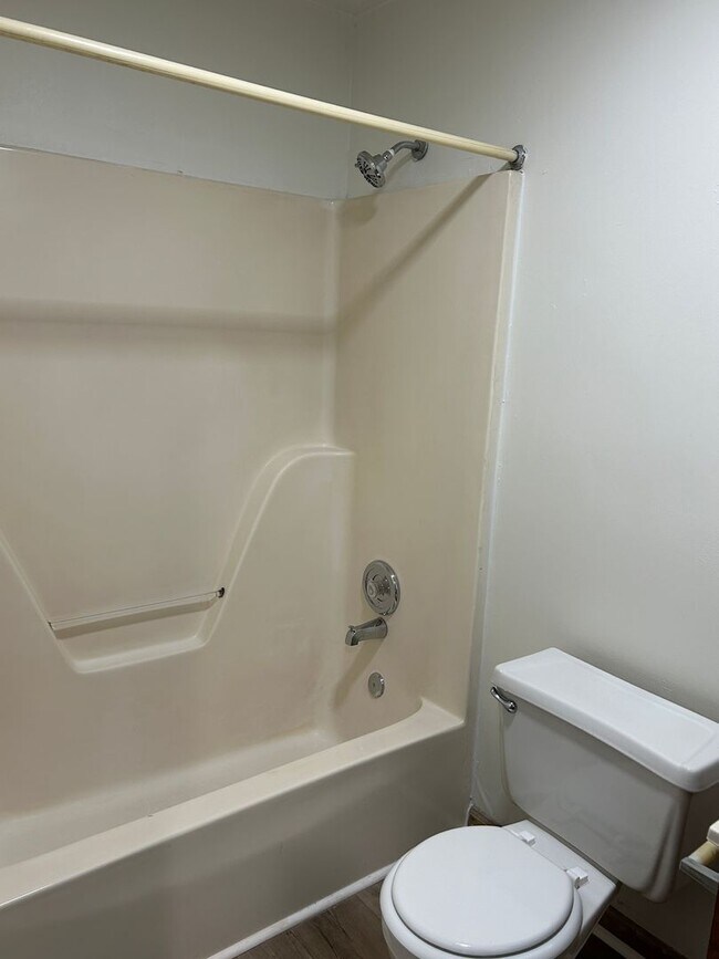 Building Photo - 304/306 Fawn Ct