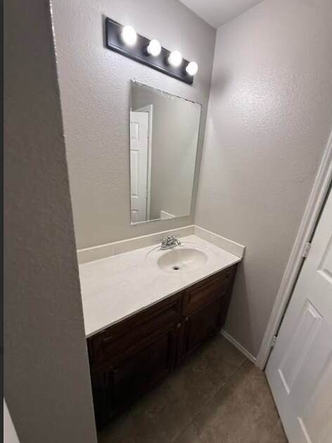 Building Photo - 702 Claremont Pky