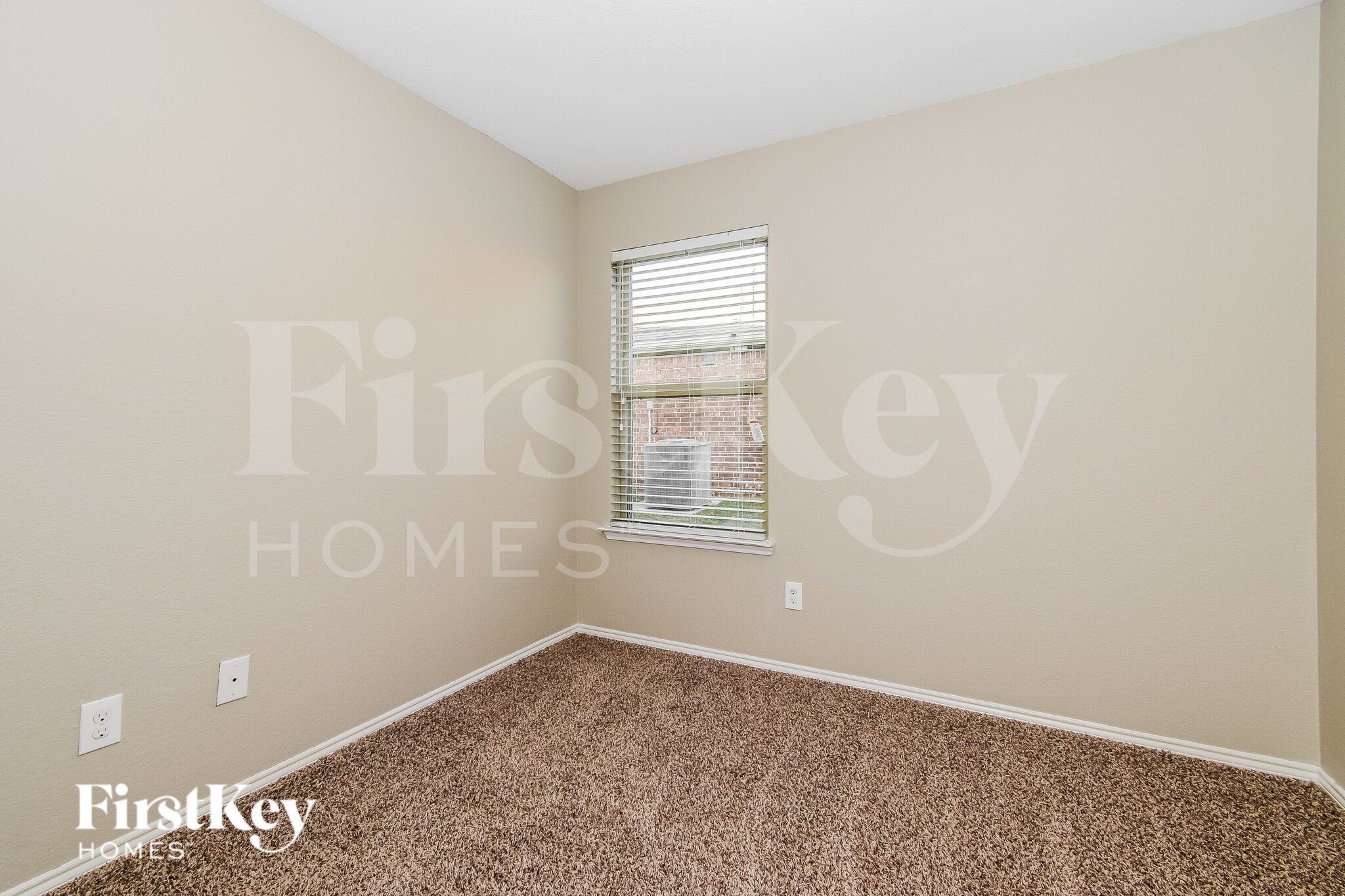 Building Photo - 513 Azalea Dr