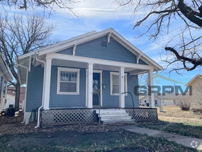 Building Photo - 2 Bedroom 1 Bathroom Home