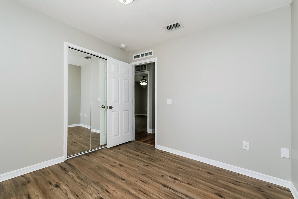 Building Photo - 1048 Brenton Leaf Dr