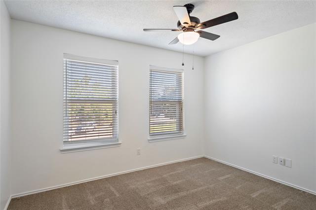 Building Photo - 2113 Live Oak Dr