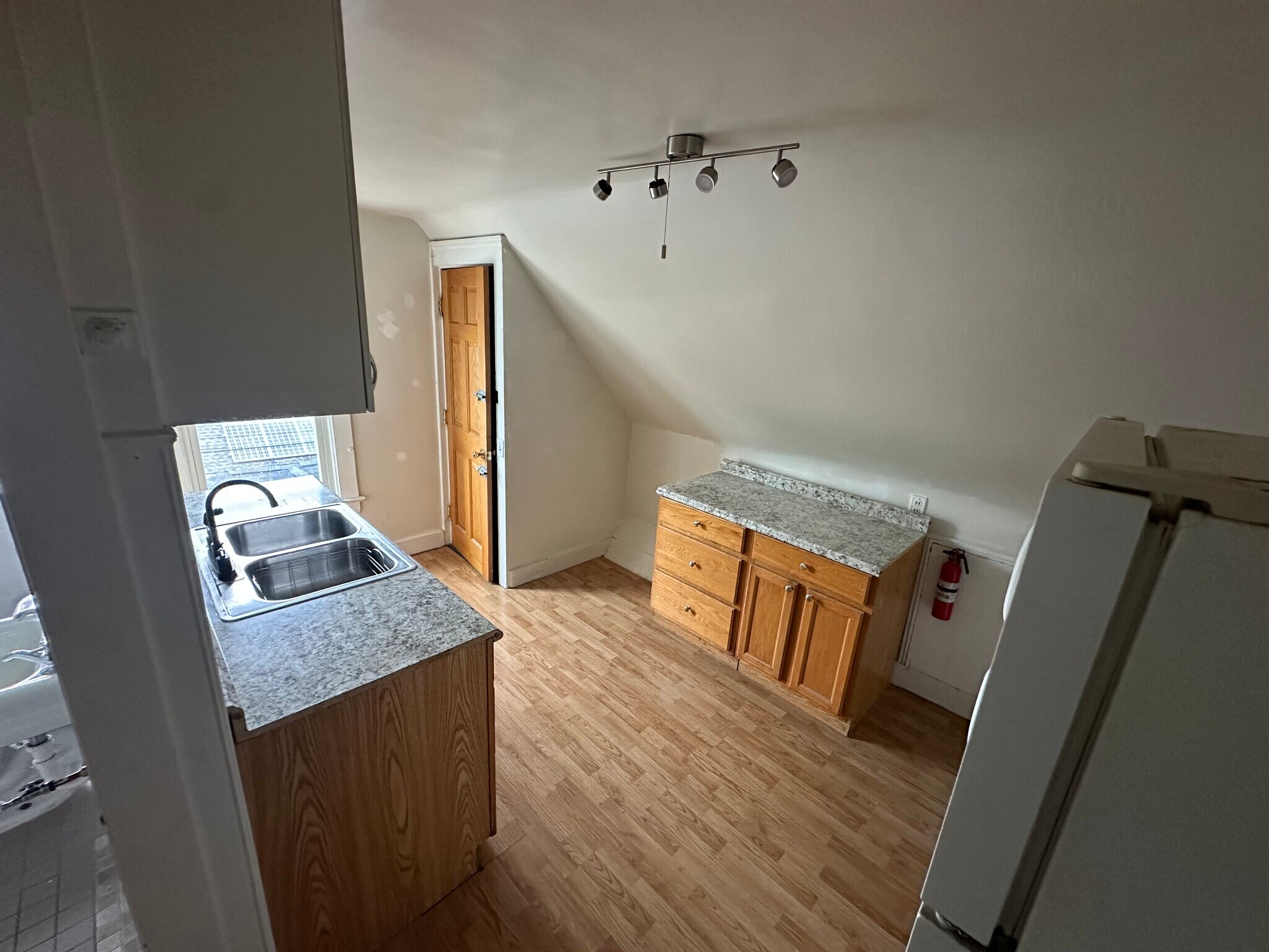 Kitchen - 1304 W 102nd St