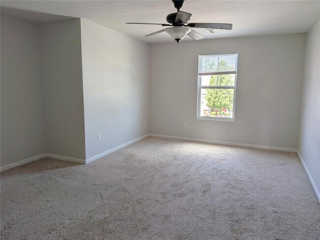 Building Photo - 2099 Commons Cir Dr