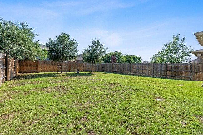 Building Photo - 476 Sheepshank Dr