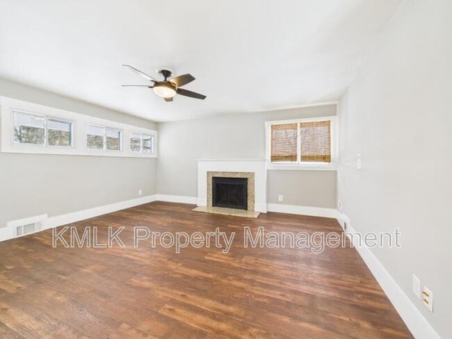 Building Photo - 2514 Carson Rd