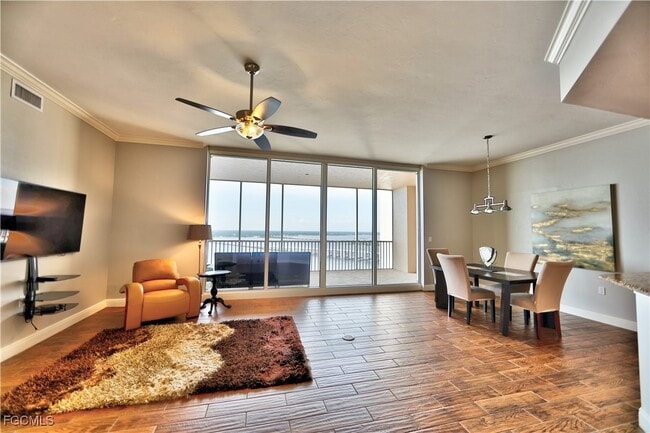 Building Photo - 2104 W First St