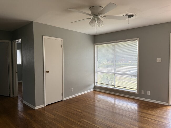 Building Photo - 1409 Metropolitan Dr