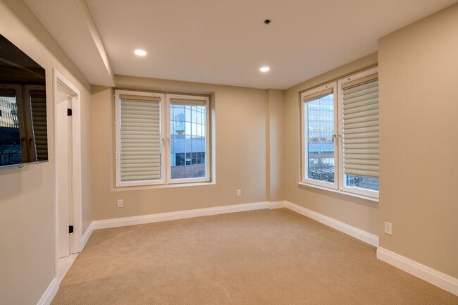 Building Photo - 600 Harbor Blvd