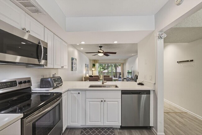 Building Photo - 409 Brackenwood Ln S