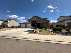 Building Photo - 3292 E 5 Bed/4 Bath