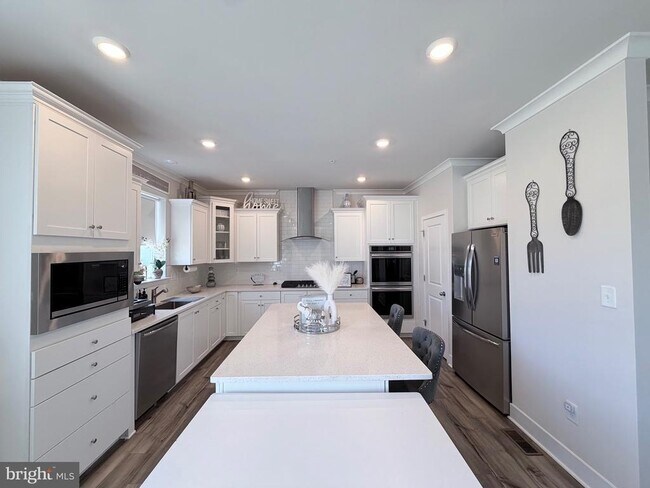 Building Photo - 2835 Bridgewater Dr