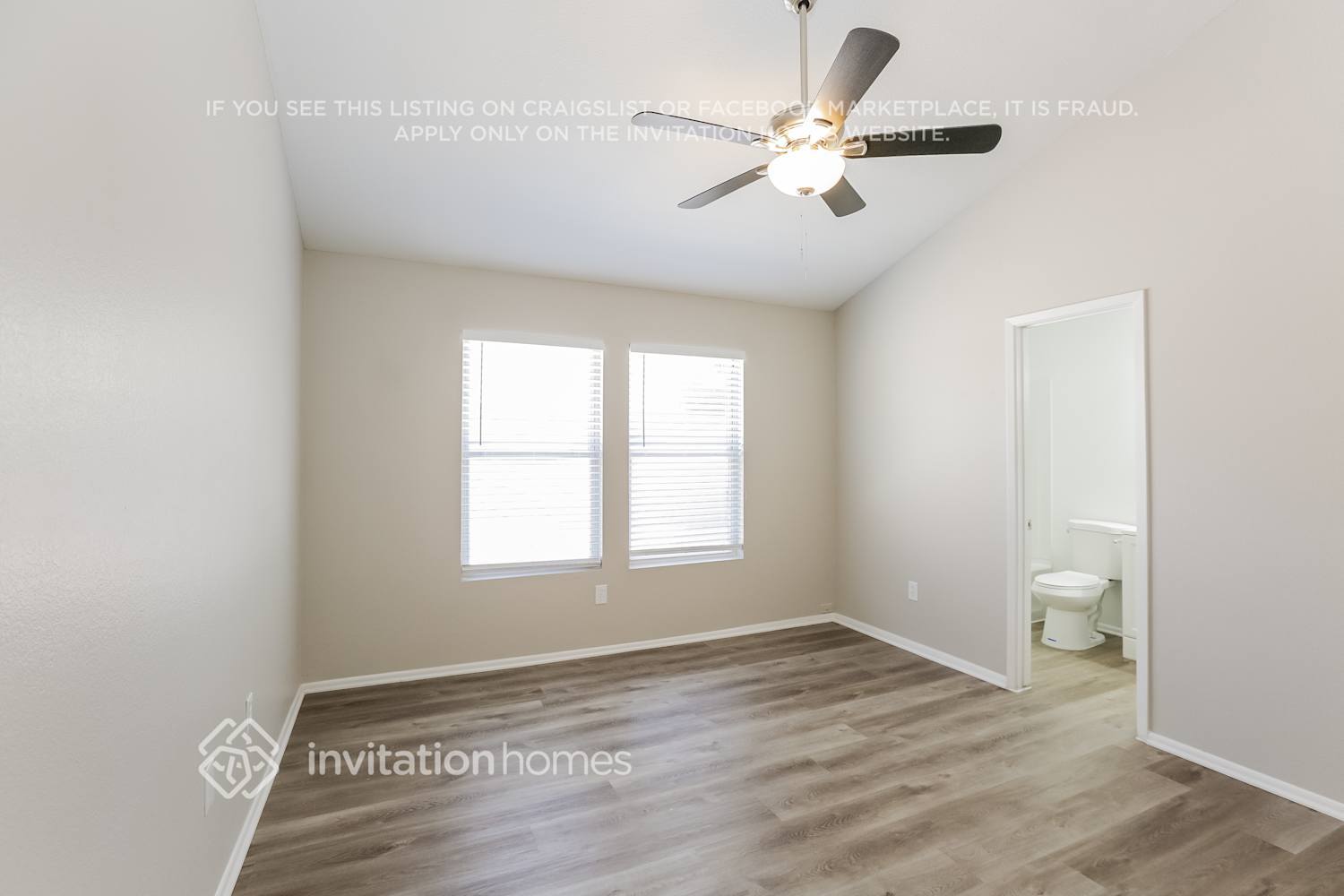 Building Photo - 4038 E Alta Mesa Ave