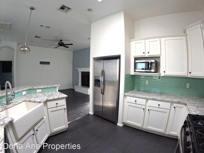 Building Photo - 3 br, 2 bath House - 3850 Via Del Valle
