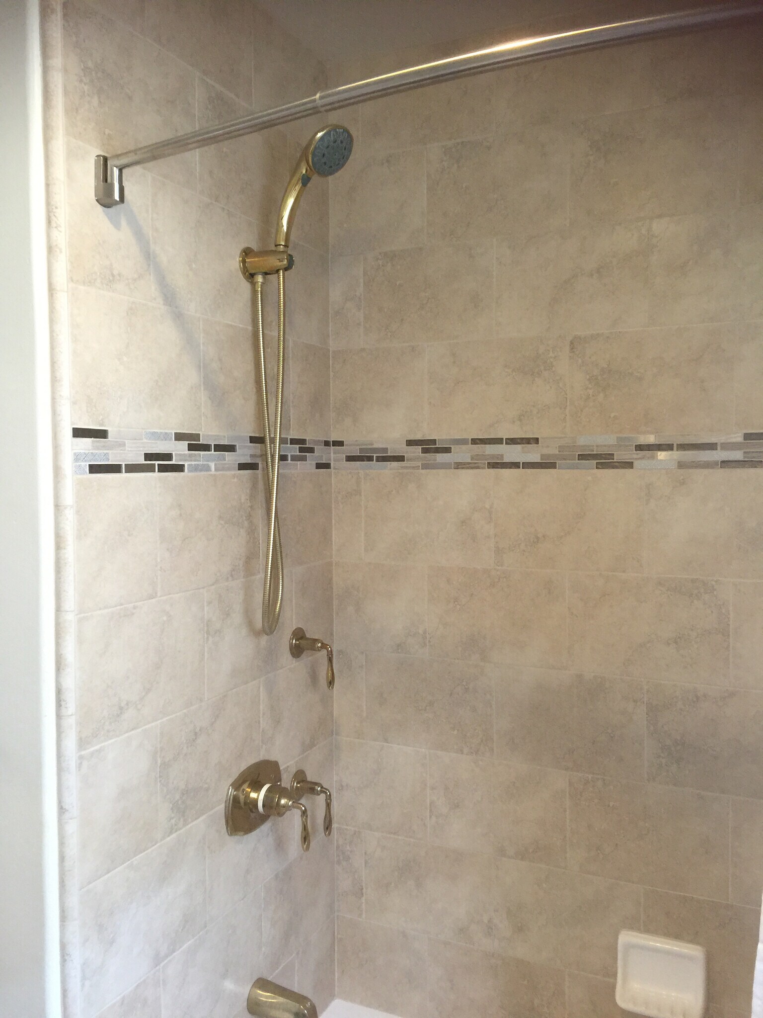 Building Photo - 933 E 1st St