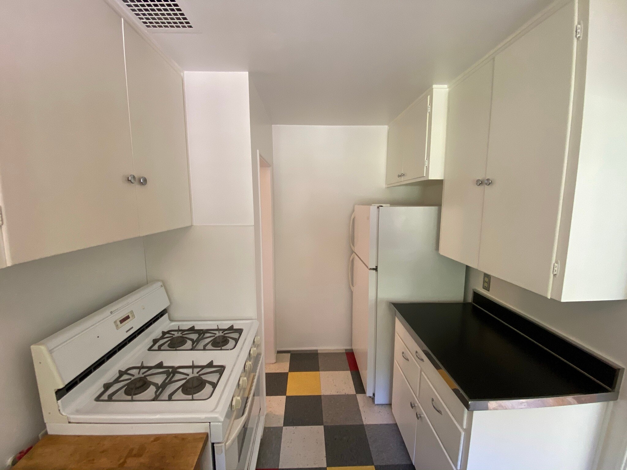 Kitchen - 5414 Village Grn