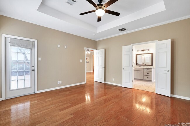 Building Photo - 5 Willow Heights Dr