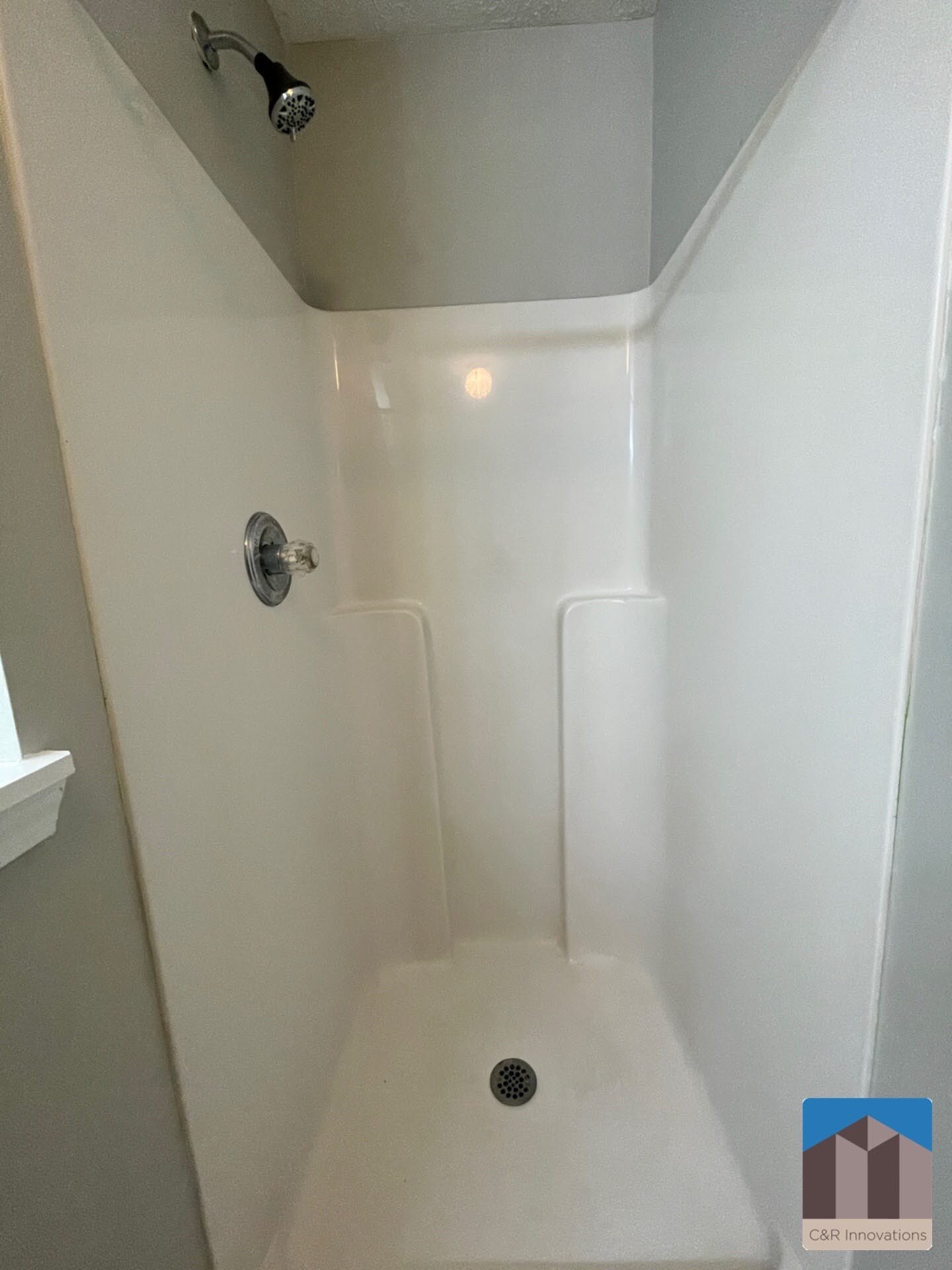 Building Photo - 2345 Delfern Dr