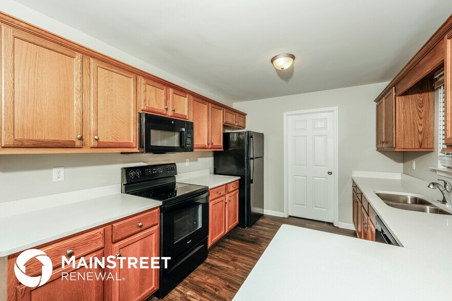 Building Photo - 176 Ty Ln
