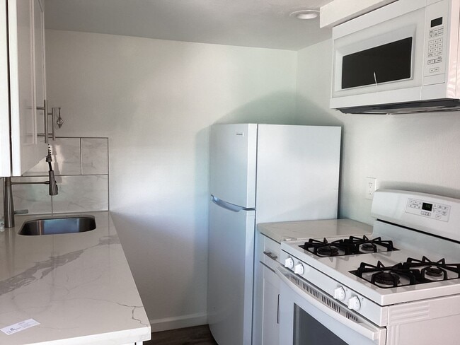 Building Photo - Quaint Seabright Unit