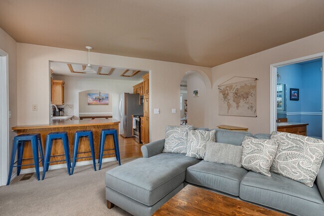 Building Photo - 3 Bedroom 2.5 Bath House