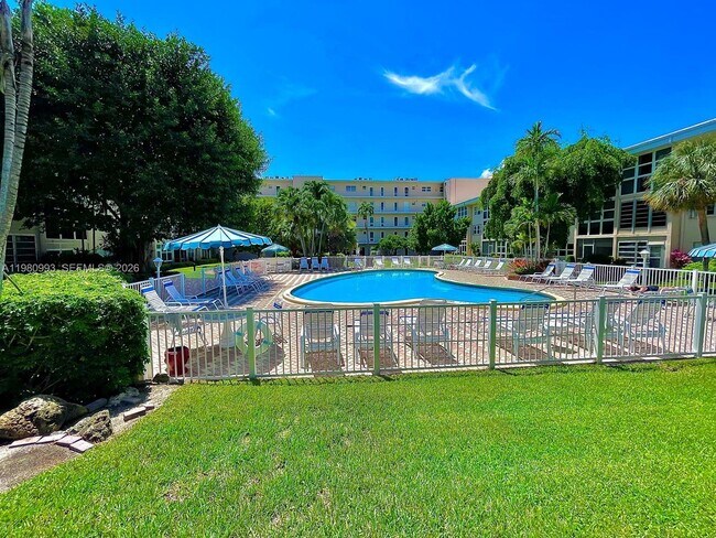 Building Photo - 1481 S Ocean Blvd