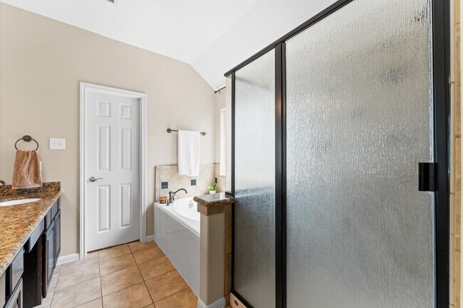 Building Photo - 406 Oak Stream Dr