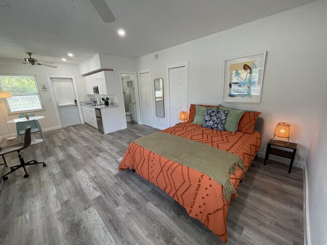 Building Photo - 522 NW 11th Ave