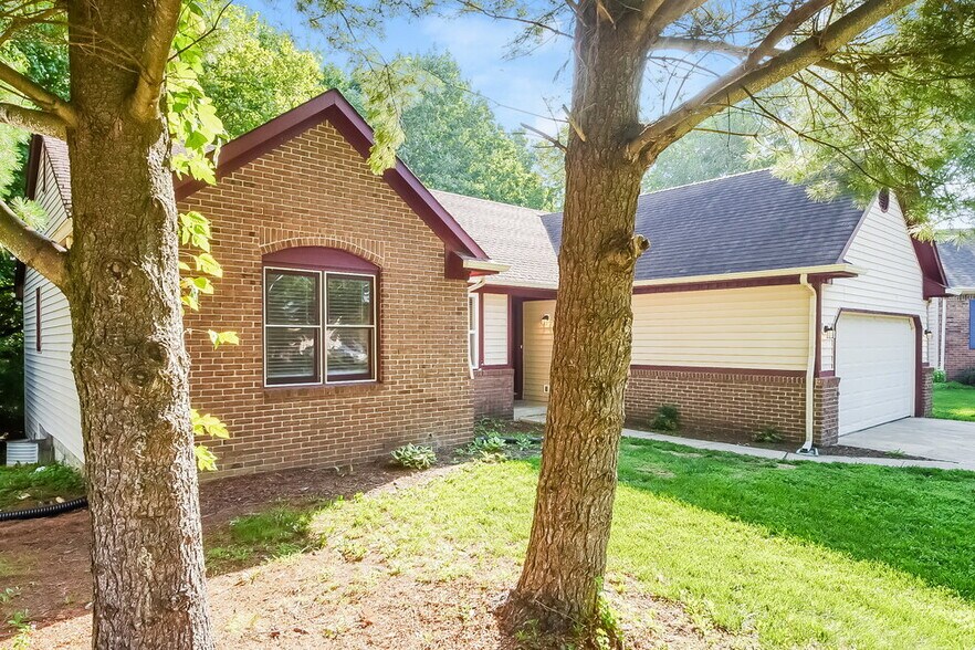Building Photo - 5865 Petersen Ct