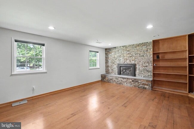Building Photo - 2113 Sheriff Ct