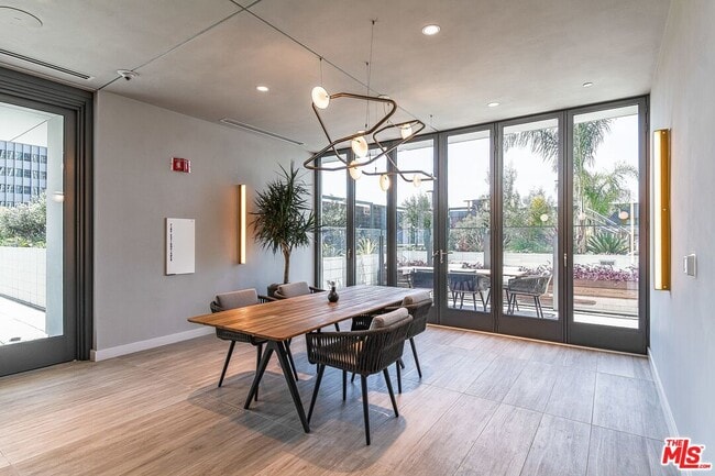 Building Photo - 1100 S Grand Ave